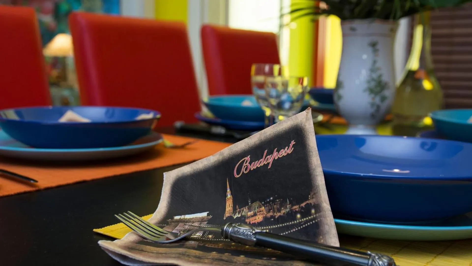 Vibrant 3 Bedroom Apartment In The Pulsing Heart Of Boedapest