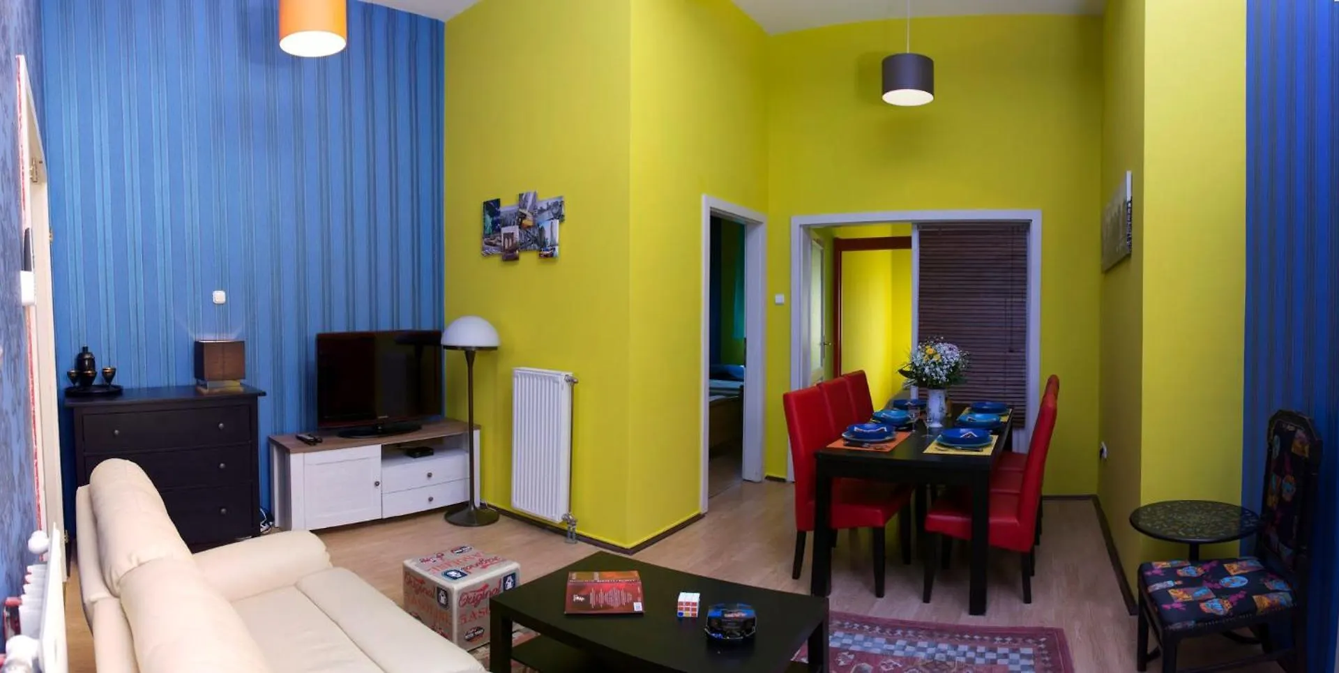 Vibrant 3 Bedroom Apartment In The Pulsing Heart Of Boedapest